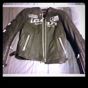 Icon women’s leather jacket size med